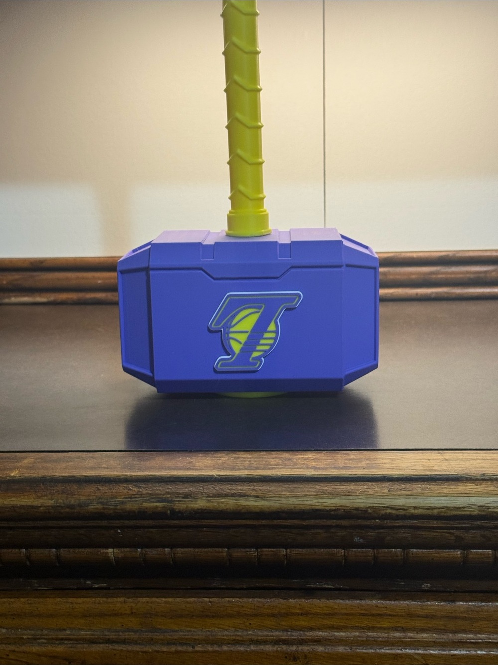 Los Angeles Lakers NBA Thor style hammer comes with wall mount